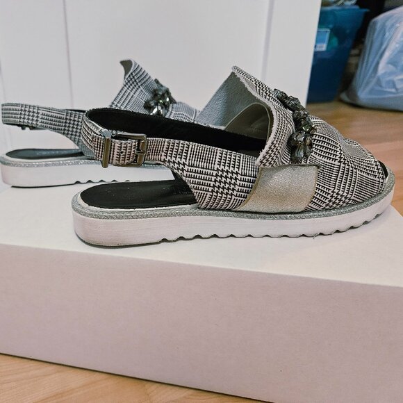 Unique La Pinta sandals - Picture 4 of 9